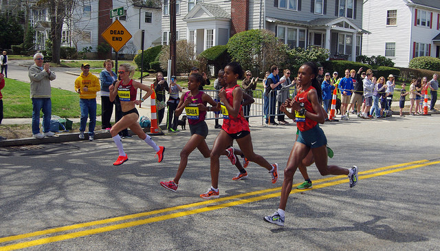 Elite women hit the Newton Hills at the 2014 Boston Marathon