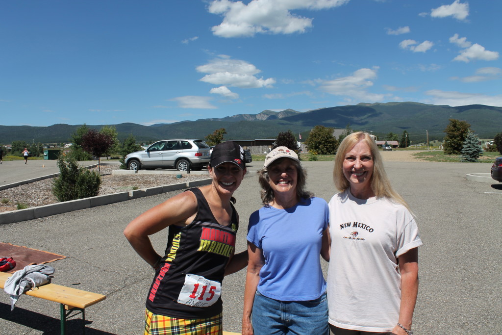 Angie with MTA fans Jodi and Glynda at the New Mexico State Park Series Marathon 